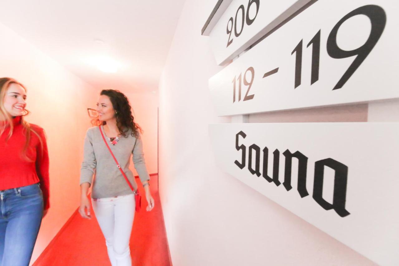 זיפן Hotel Erbgericht Buntes Haus מראה חיצוני תמונה